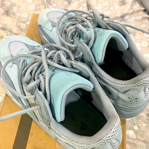 Yeezy 700 inerti